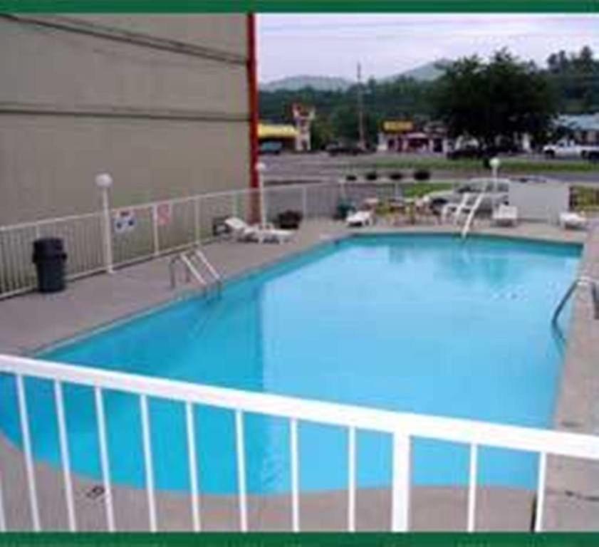 Holiday Terrace Inn - Pigeon Forge Bagian luar foto